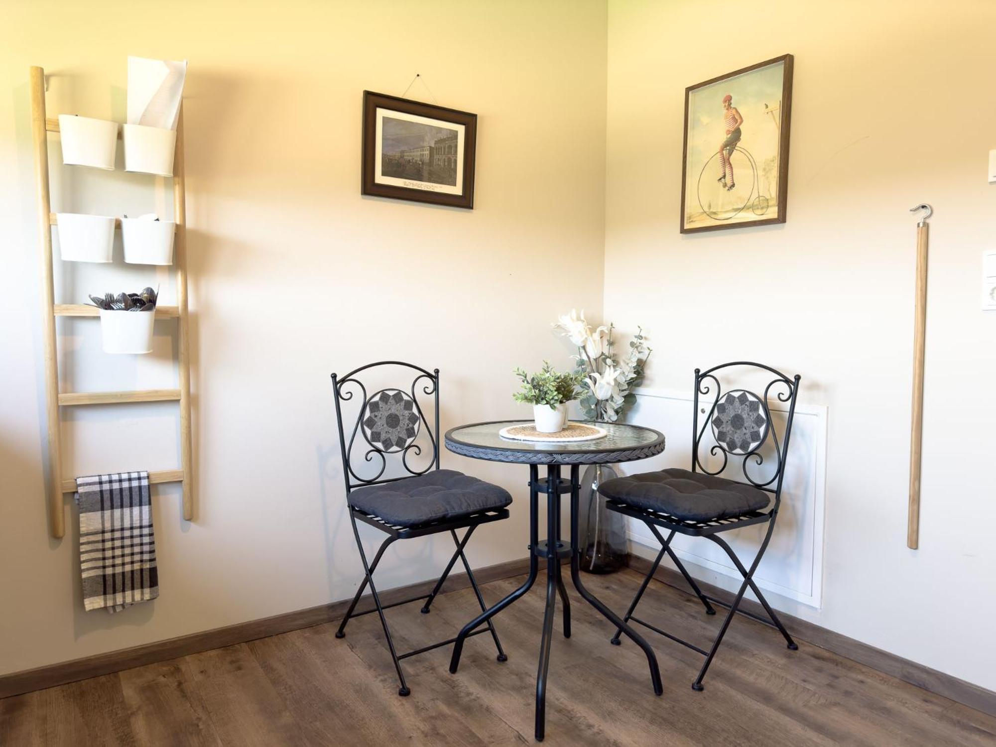 Serenity Vista Retreat Bnb Bescheid Exterior photo