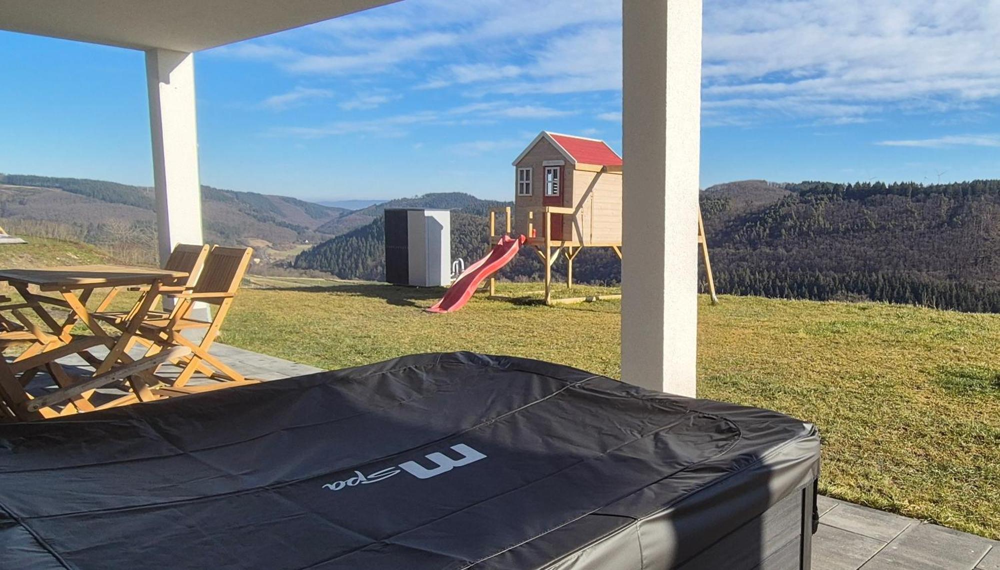 Serenity Vista Retreat Bnb Bescheid Exterior photo
