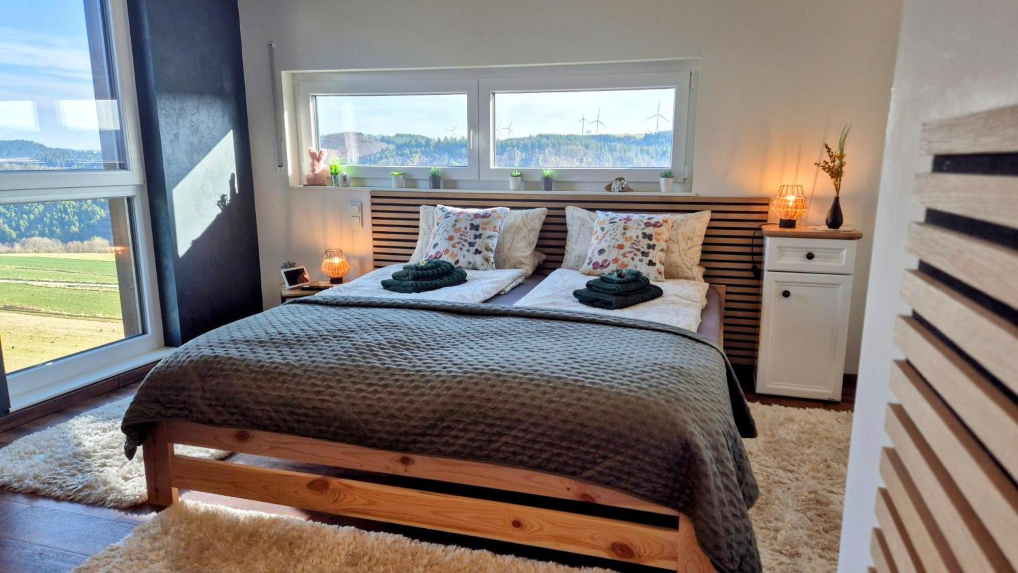 Serenity Vista Retreat Bnb Bescheid Exterior photo